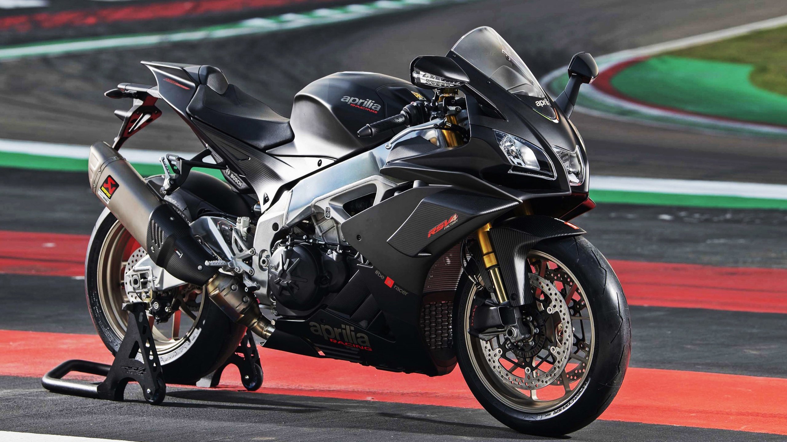 传统舞龙舞狮竞技,喜庆中展现运动魅力